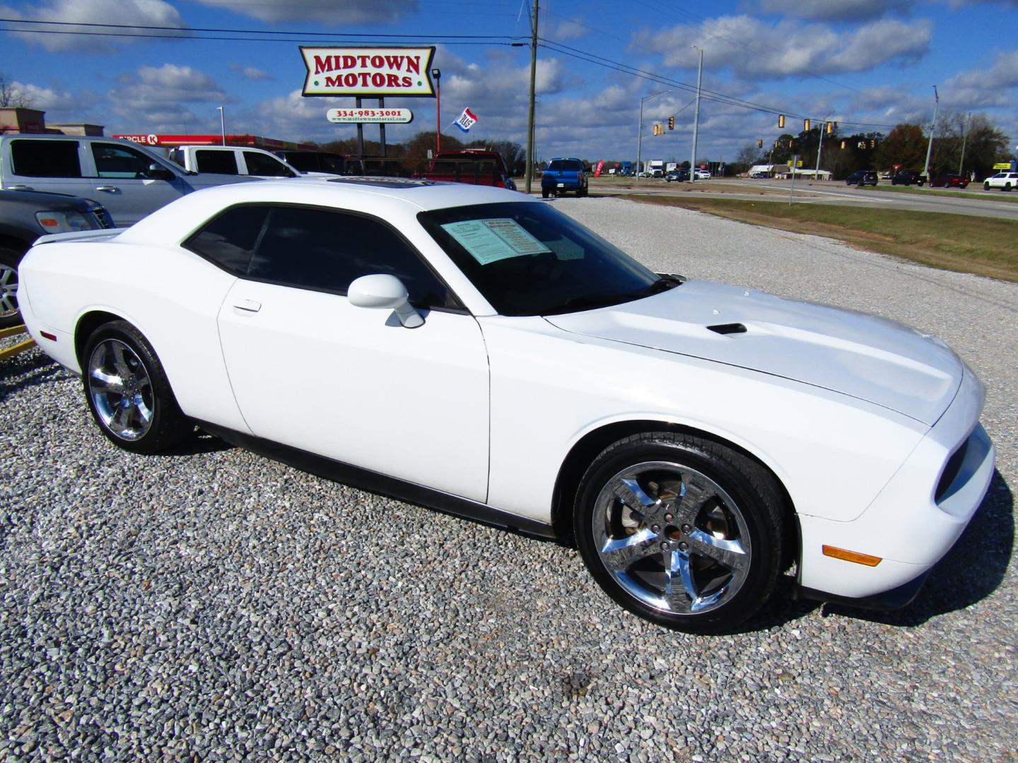 2012 WHITE Dodge Challenger SXT (2C3CDYAG7CH) with an 3.6L V6 DOHC 24V engine, Automatic transmission, located at 15016 S Hwy 231, Midland City, AL, 36350, (334) 983-3001, 31.306210, -85.495277 - Photo#0